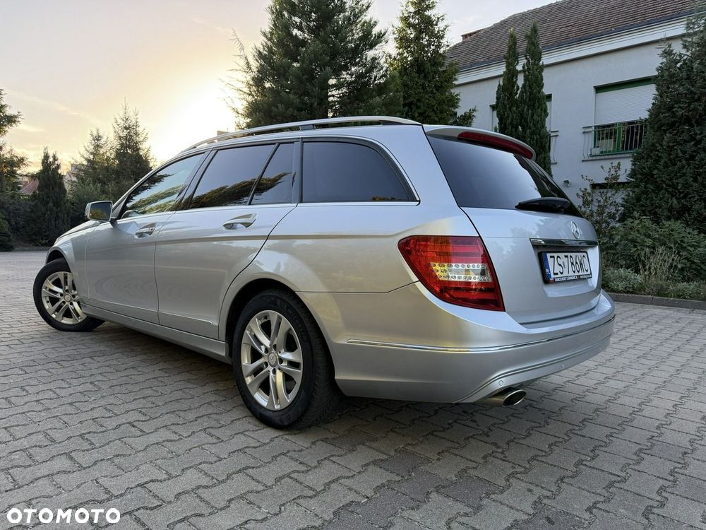 Mercedes-Benz Klasa C 250 CDI DPF 4Matic 7G-TRONIC BlueEFFICIENCY Avantgarde - 4