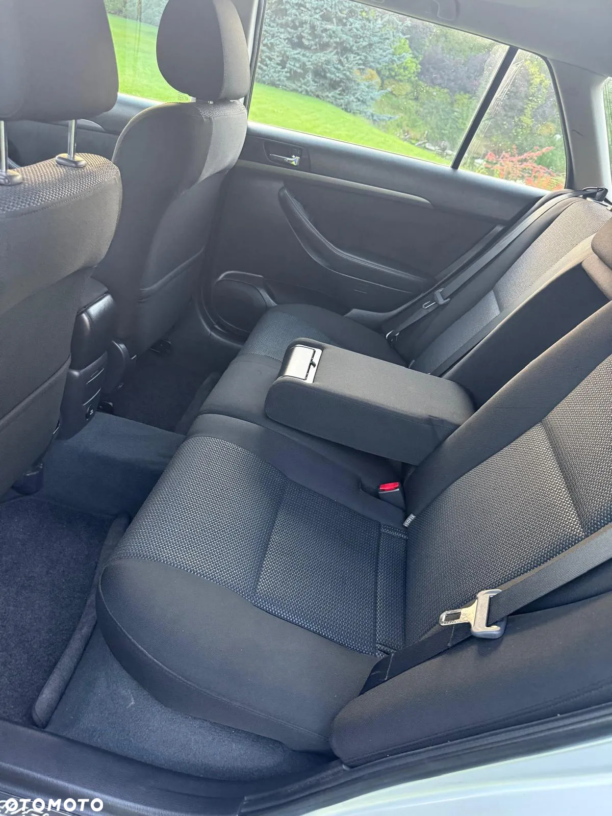 Toyota Avensis 2.0 D-4D Combi Sol - 7