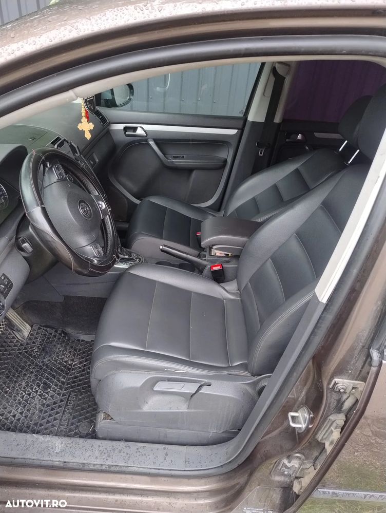 Volkswagen Touran 2.0 TDI DSG Highline - 4