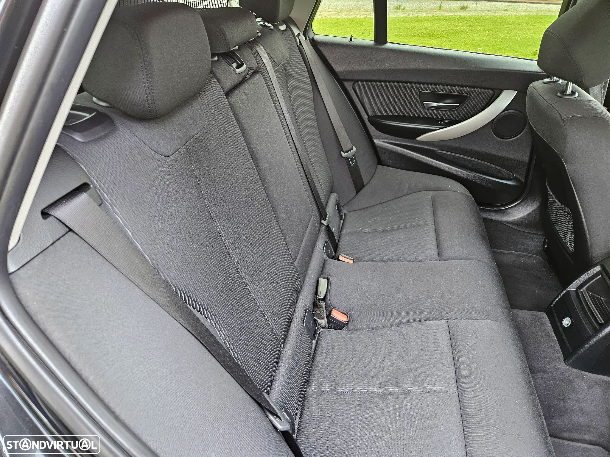 BMW 318 d Touring Line Luxury - 16