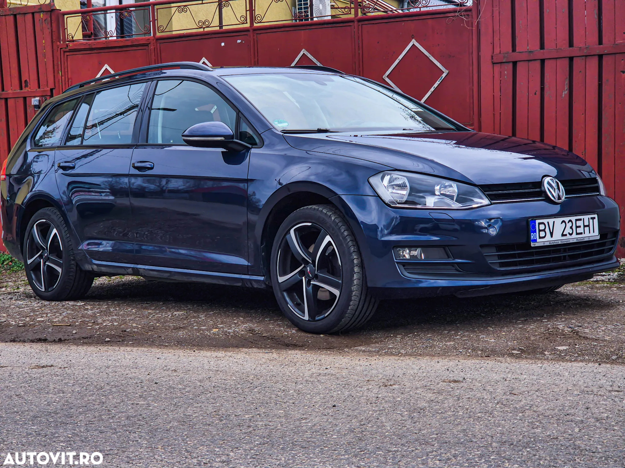 Volkswagen Golf 1.6 TDI DPF DSG BlueMotion Technology Trendline - 4