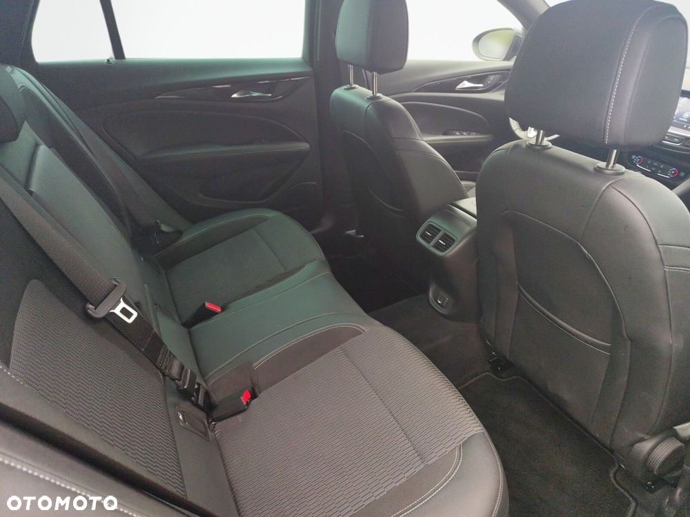 Opel Insignia - 18