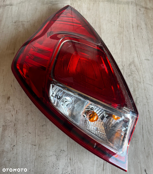 LAMPA TYŁ LEWA FORD FIESTA MK7 C1BB13405-A