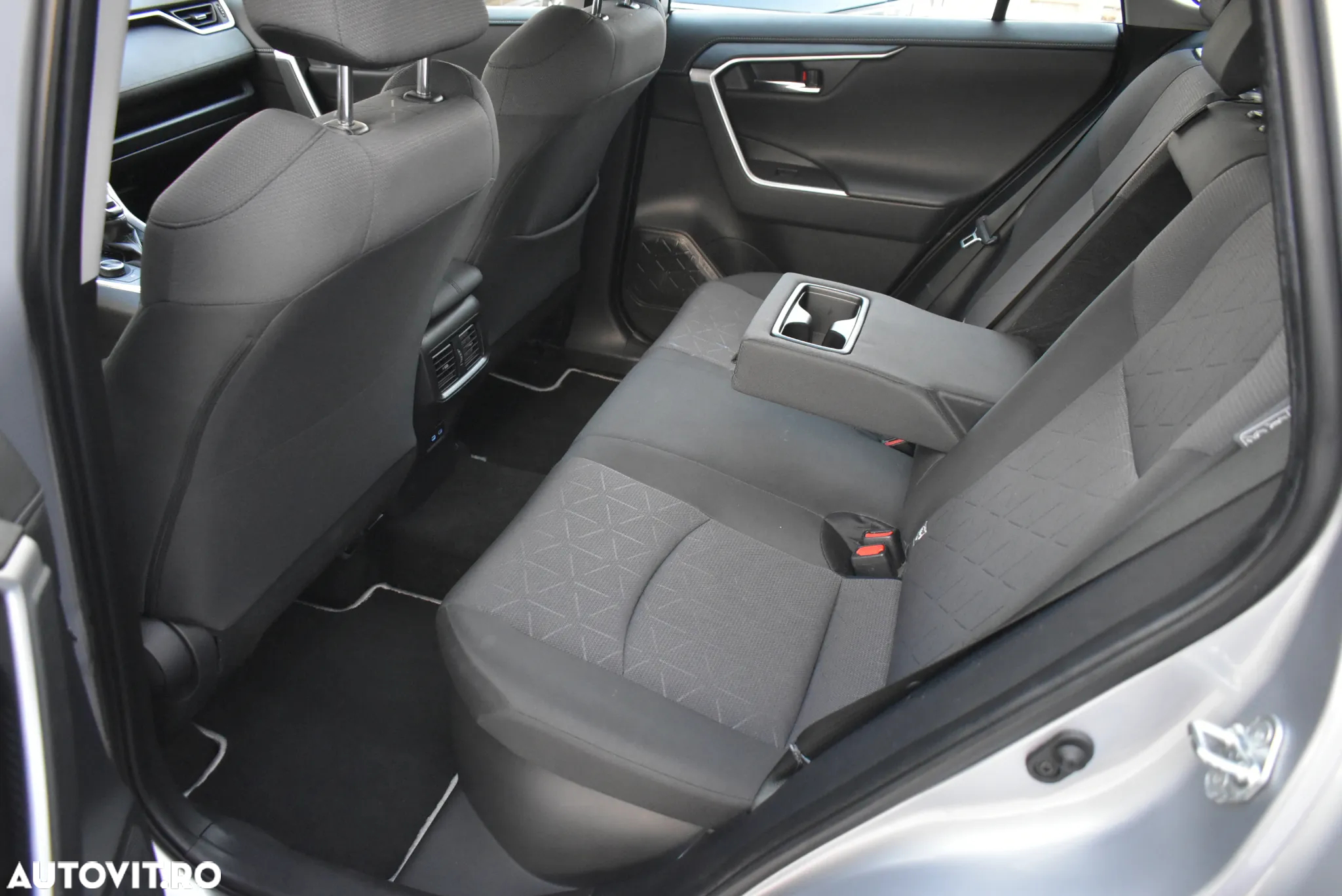 Toyota RAV4 2.5 Hybrid VVT-iE 4x4 Active - 18