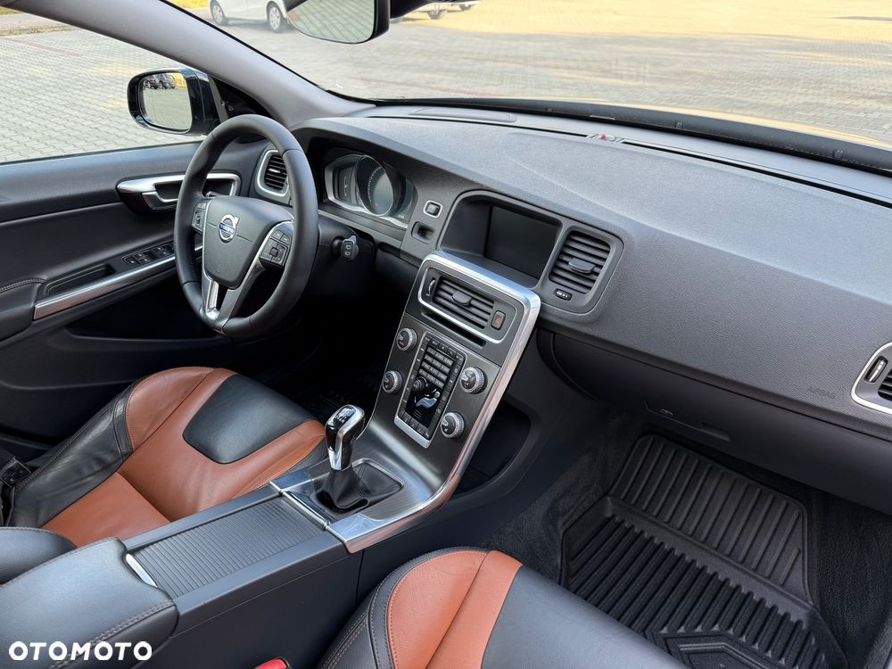 Volvo V60 Cross Country D4 Drive-E Summum - 29