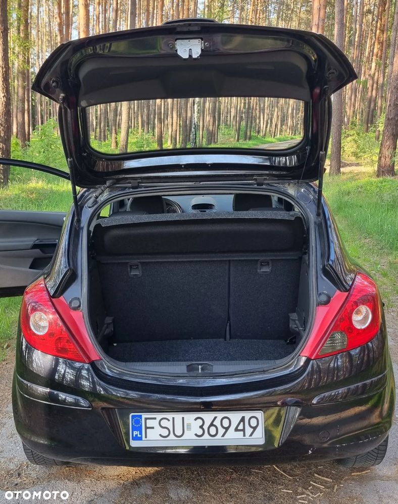 Opel Corsa 1.2 16V Essentia - 12