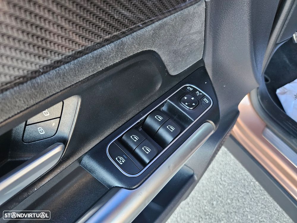 Mercedes-Benz GLA 250 e AMG Line - 18