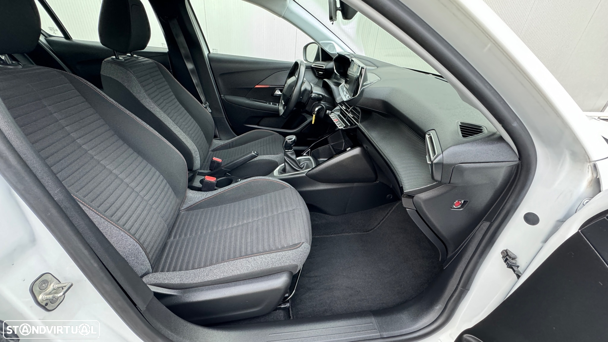 Peugeot 208 1.2 PureTech Active Pack - 29