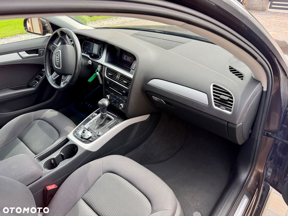 Audi A4 Avant 2.0 TDI DPF clean diesel multitronic S line Sportpaket - 23