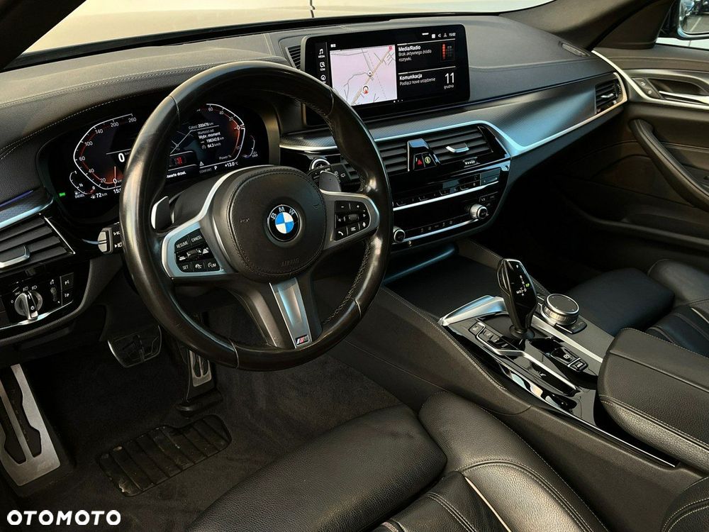 BMW Seria 5 520d xDrive M Sport Edition - 12