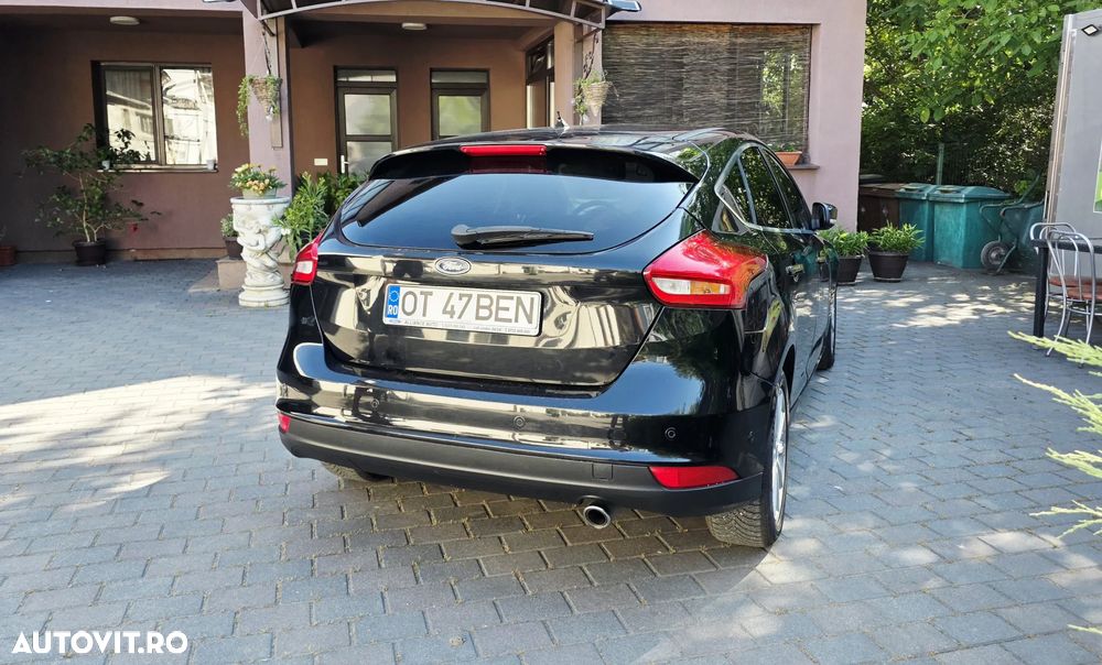 Ford Focus 2.0 TDCI Powershift Titanium - 6