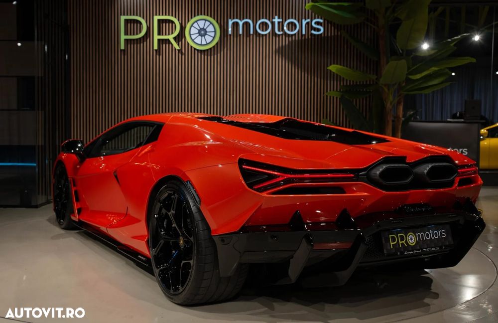 Lamborghini Revuelto - 25