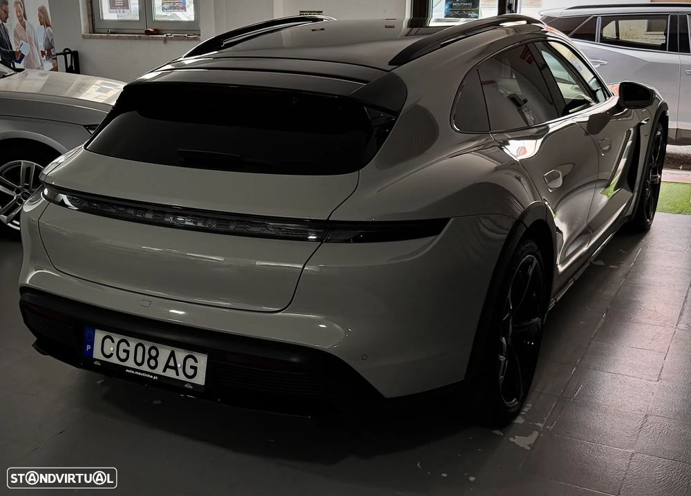Porsche Taycan Cross Turismo 4 - 6