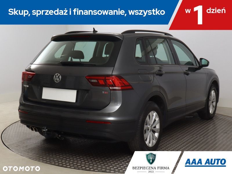 Volkswagen Tiguan - 7