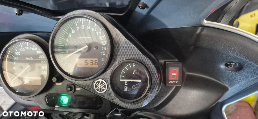 Yamaha FZS - 8
