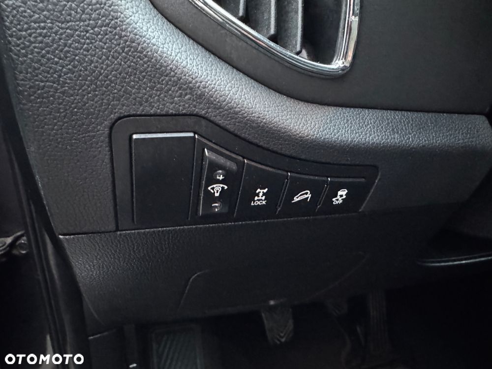 Kia Sportage 2.0 CVVT 4WD Spirit - 23