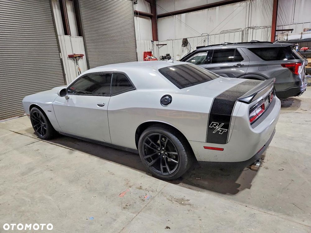 Dodge Challenger 5.7 R/T - 5