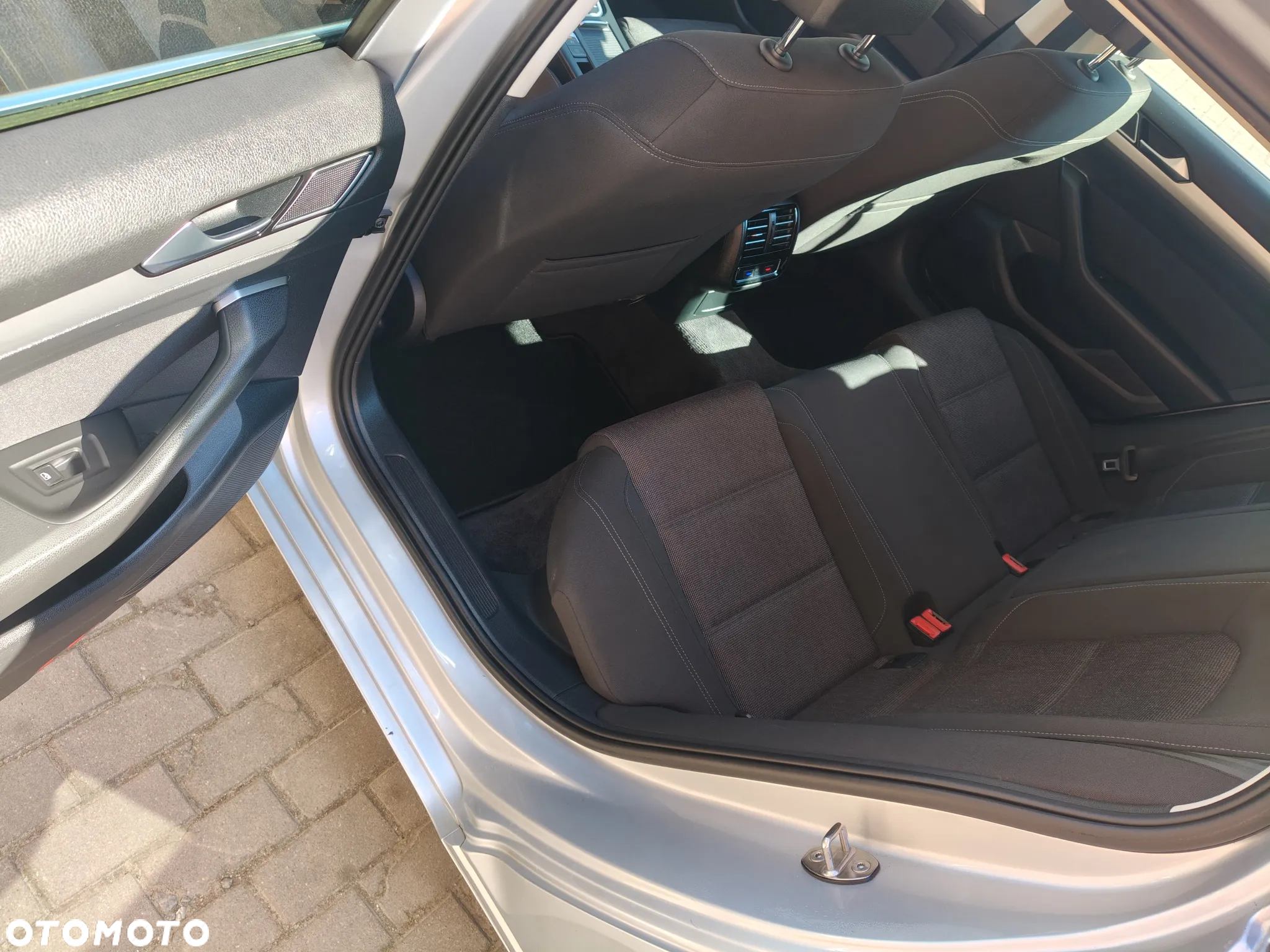 Volkswagen Passat 2.0 TDI BMT Comfortline DSG - 11