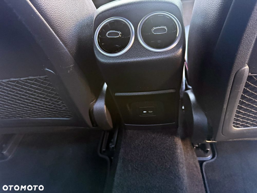 Mercedes-Benz Klasa A 180 7G-DCT AMG Line - 9