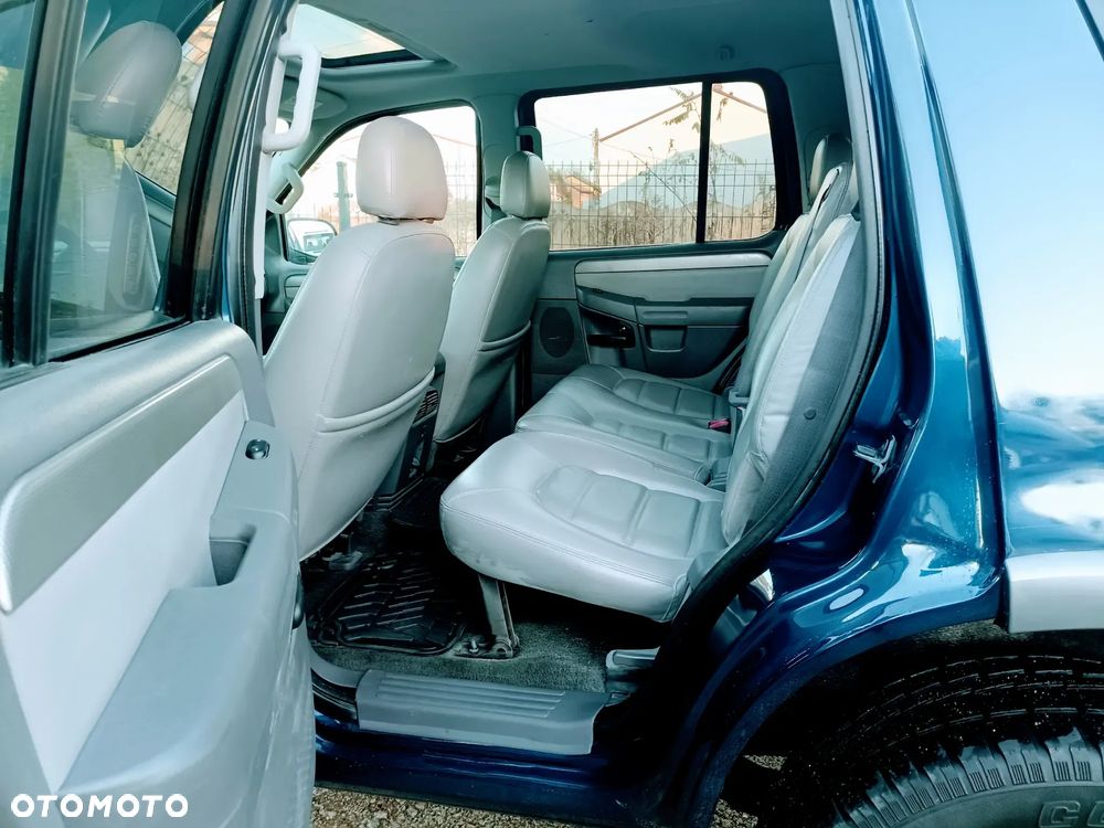 Ford Explorer 4.0 4WD - 12