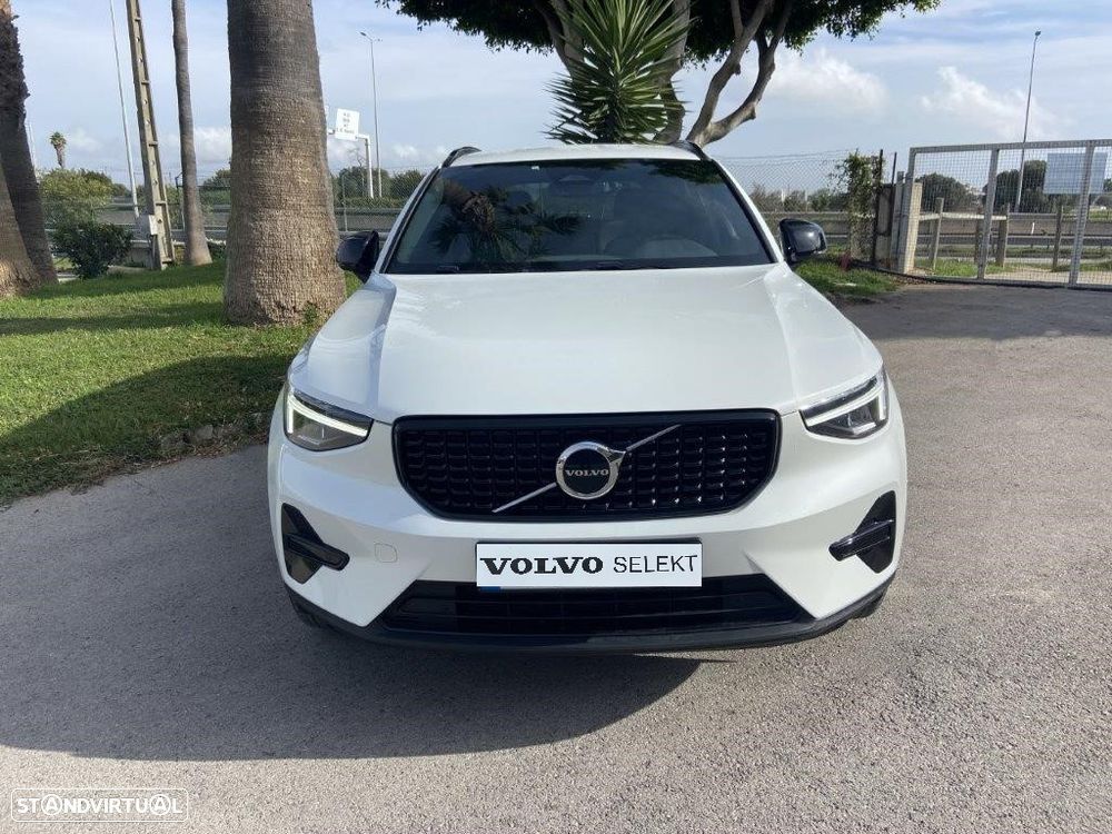 Volvo XC 40 2.0 B3 Plus Dark - 4