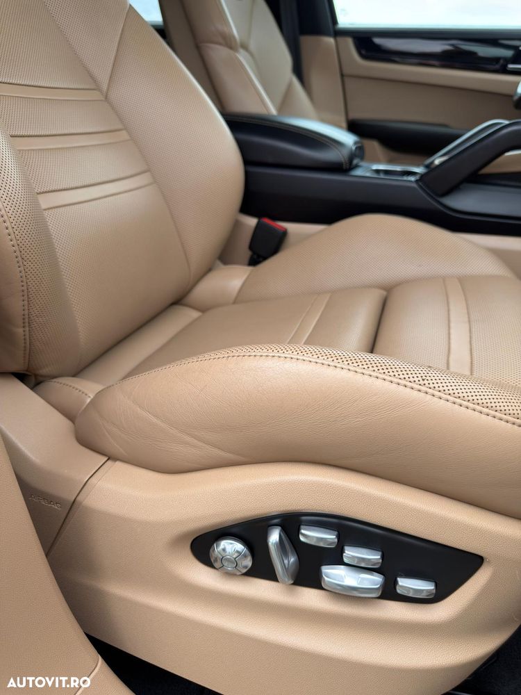 Porsche Cayenne Standard - 8