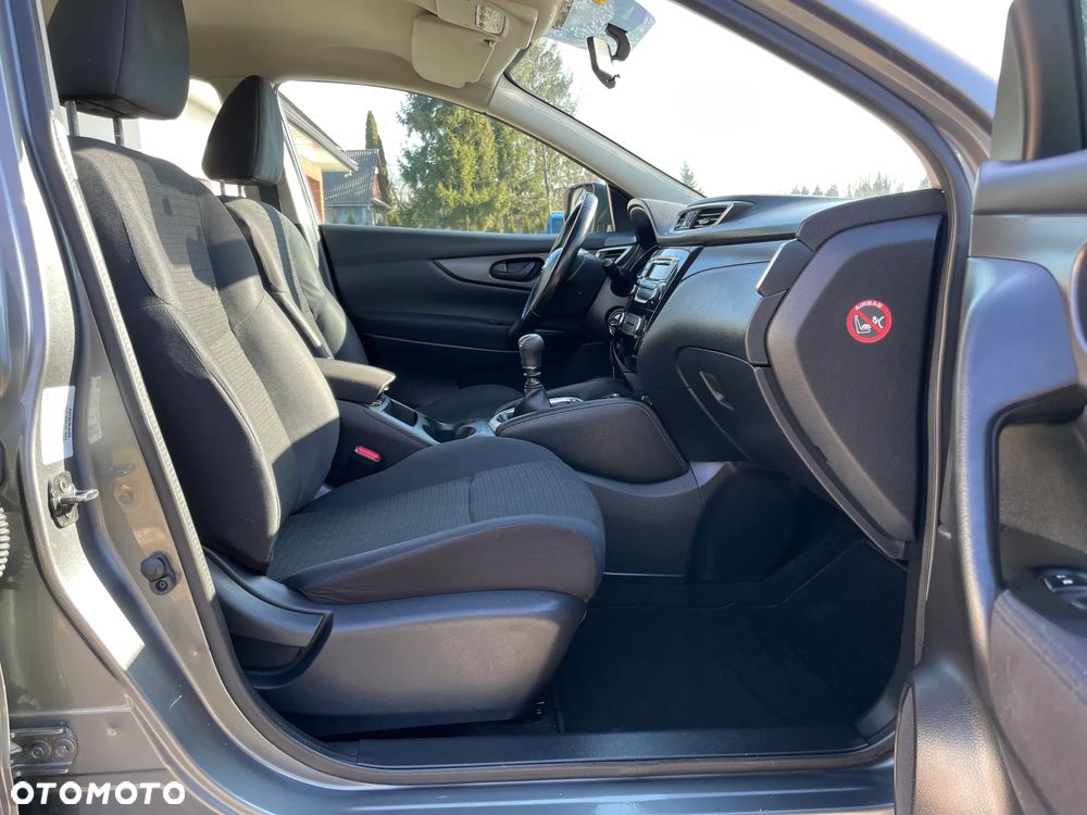 Nissan Qashqai 1.2 DIG-T N-Vision - 33