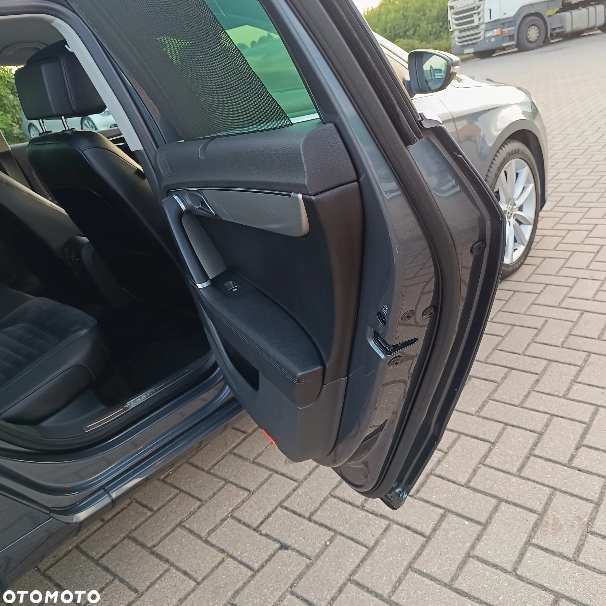 Volkswagen Passat 2.0 TDI Highline - 14