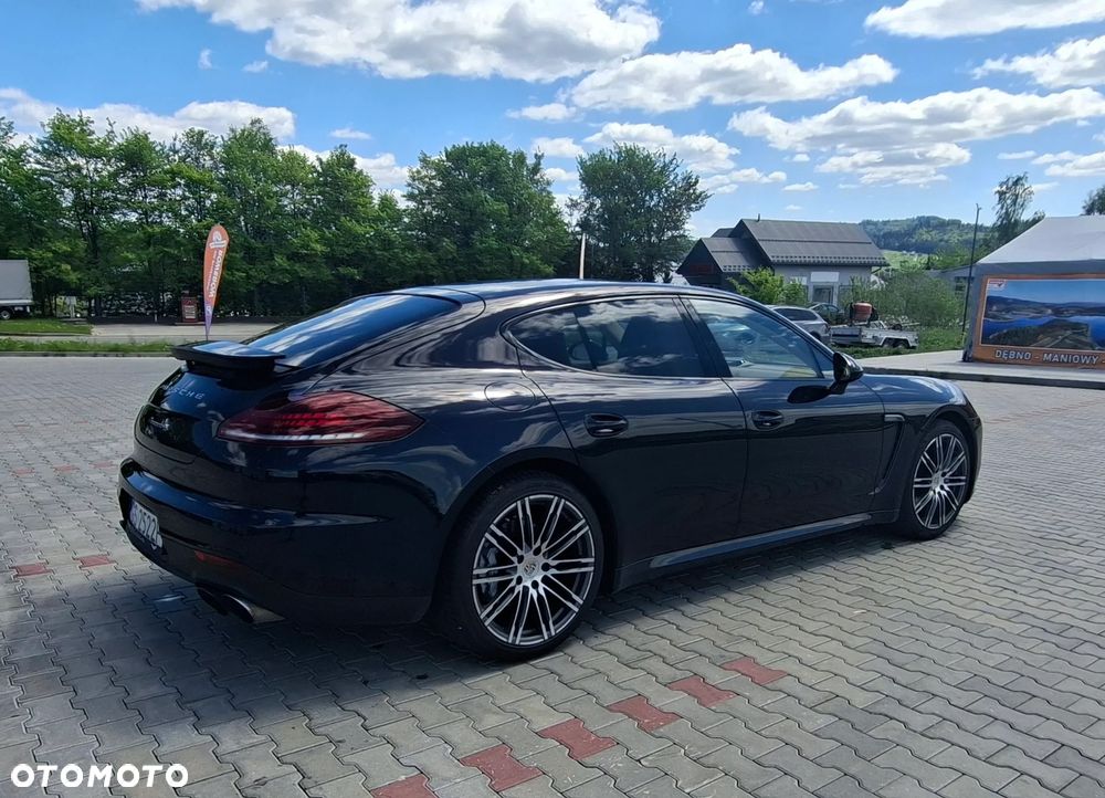 Porsche Panamera 4S - 7