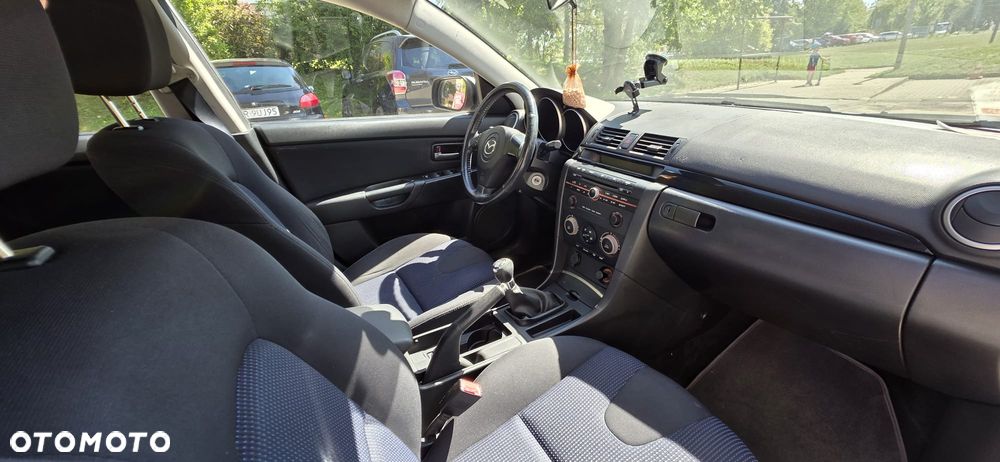 Mazda 3 1.6 Active + - 9