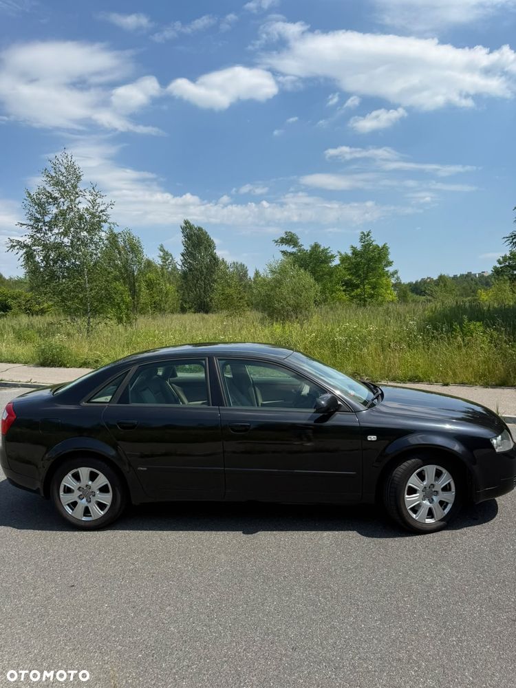Audi A4 Limousine - 5