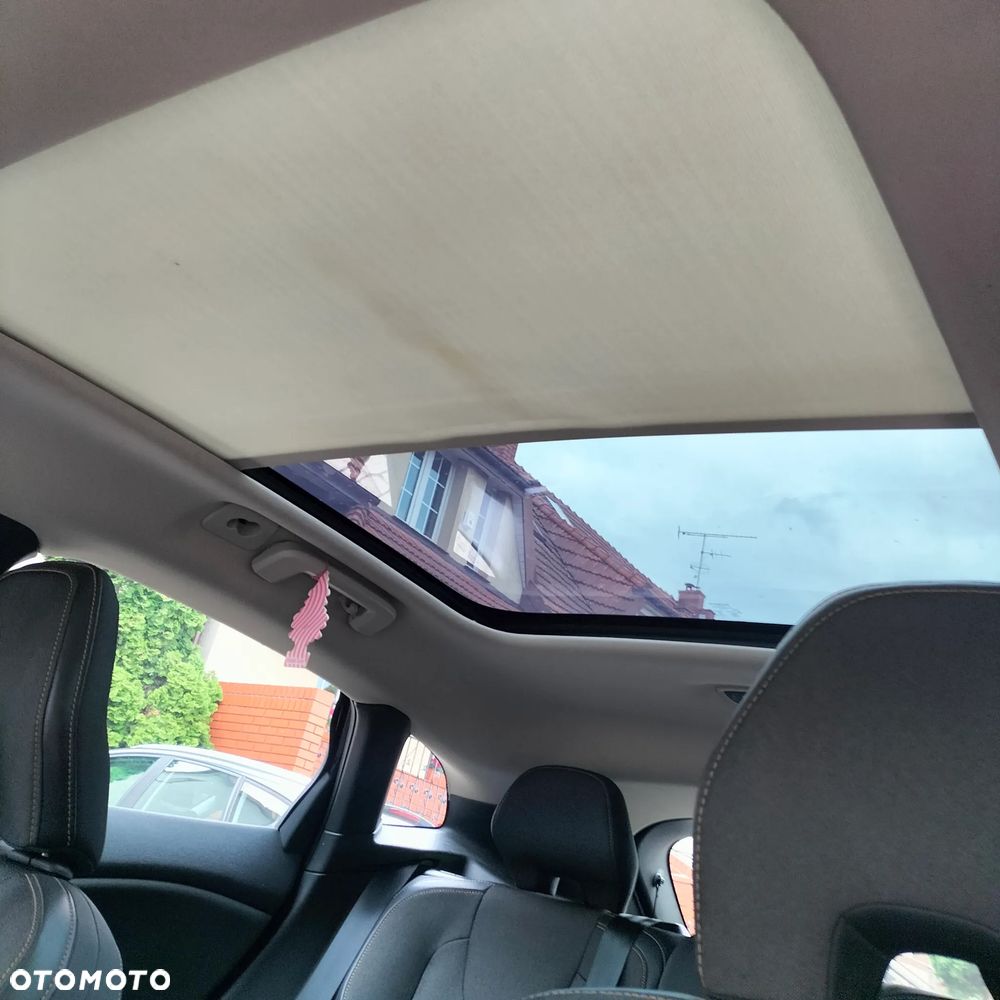 Volvo V40 Cross Country D3 Momentum - 13