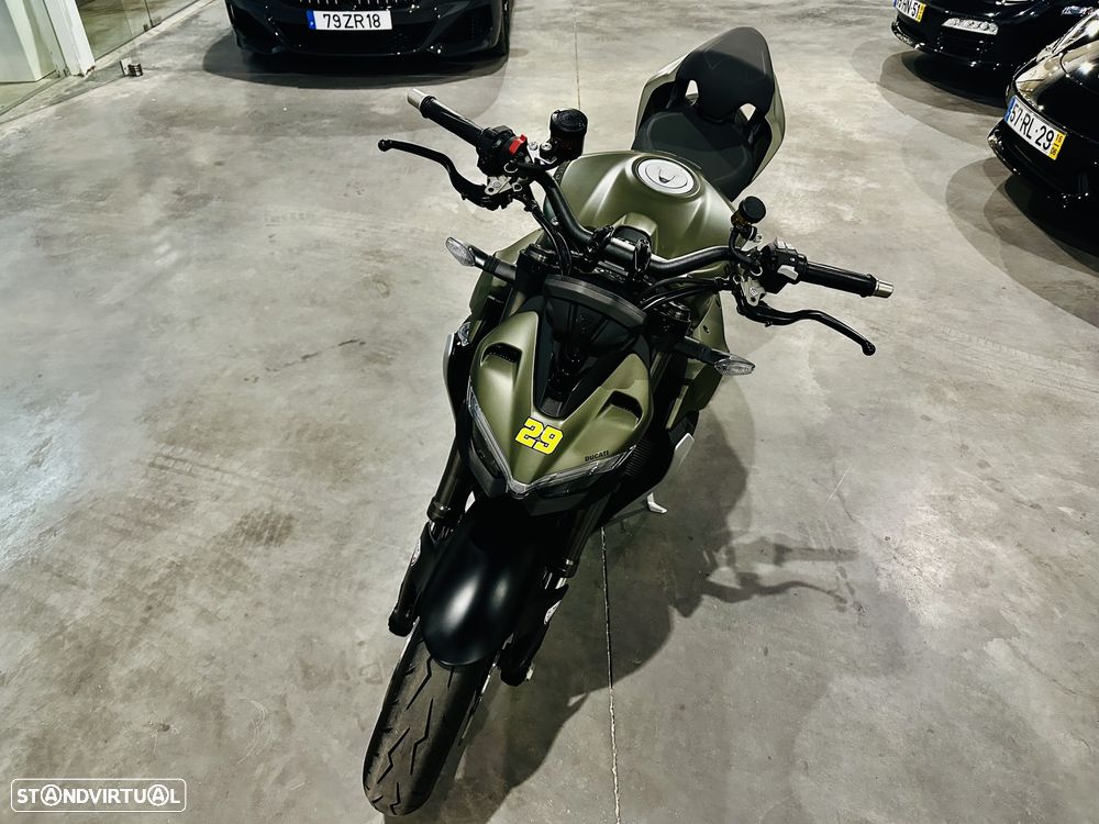 Ducati Streetfighter V2 - 4