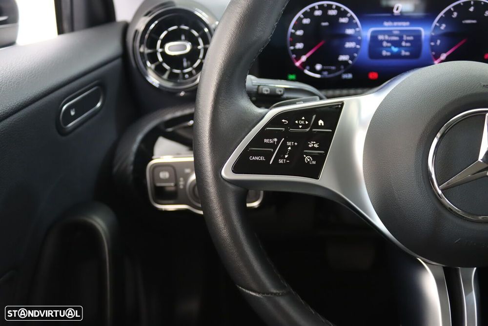 Mercedes-Benz A 200 Standard - 12