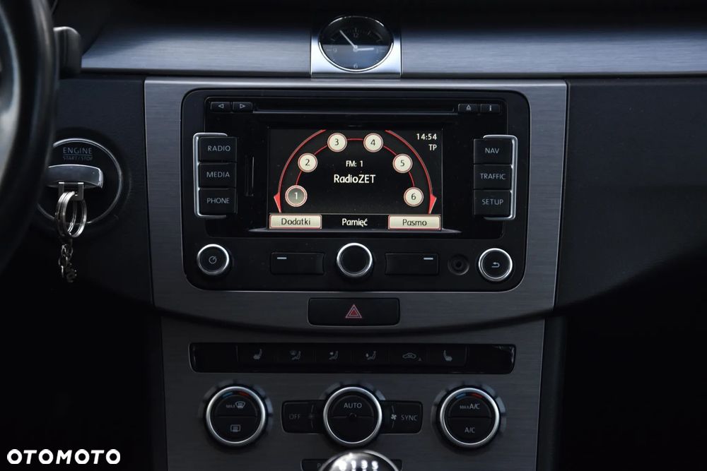 Volkswagen Passat 2.0 TDI Comfortline - 14