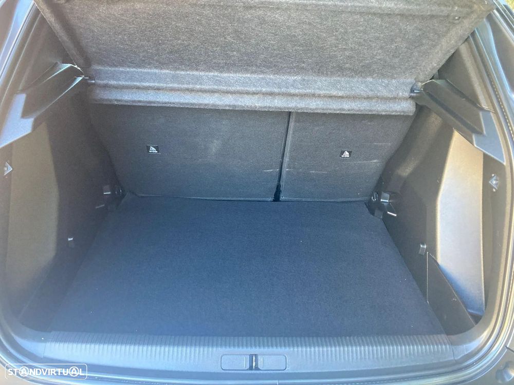 Peugeot 2008 1.5 BlueHDi Active Pack EAT8 - 32