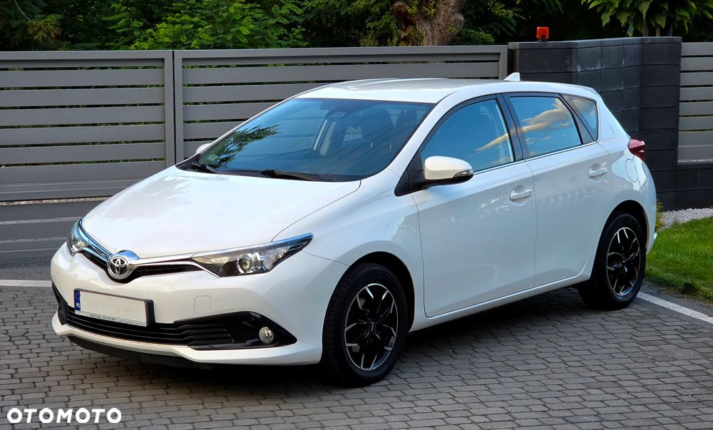 Toyota Auris 1.6 Premium - 4