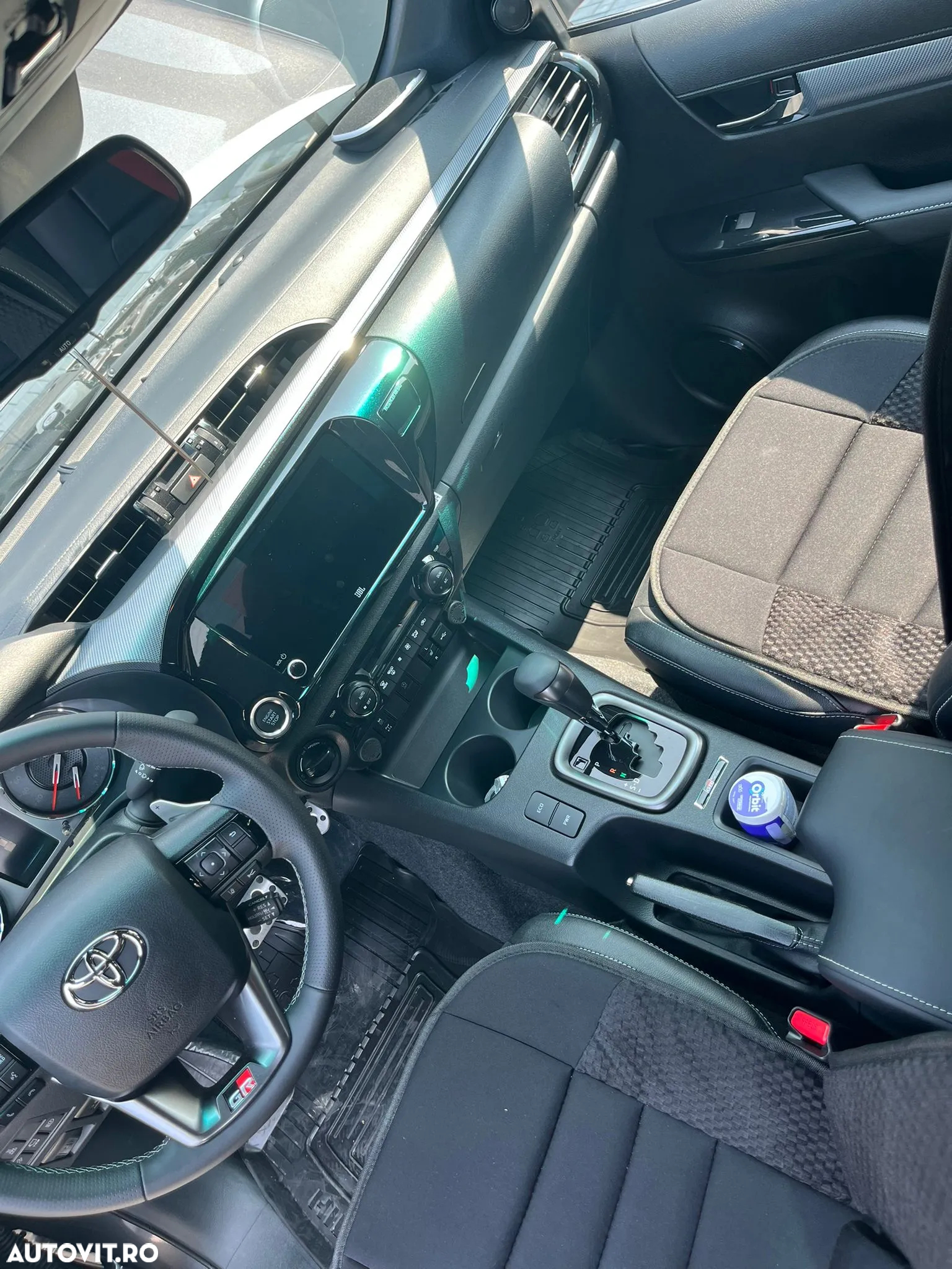 Toyota Hilux 2.8D 204CP 4x4 Double Cab AT GR Sport II - 23