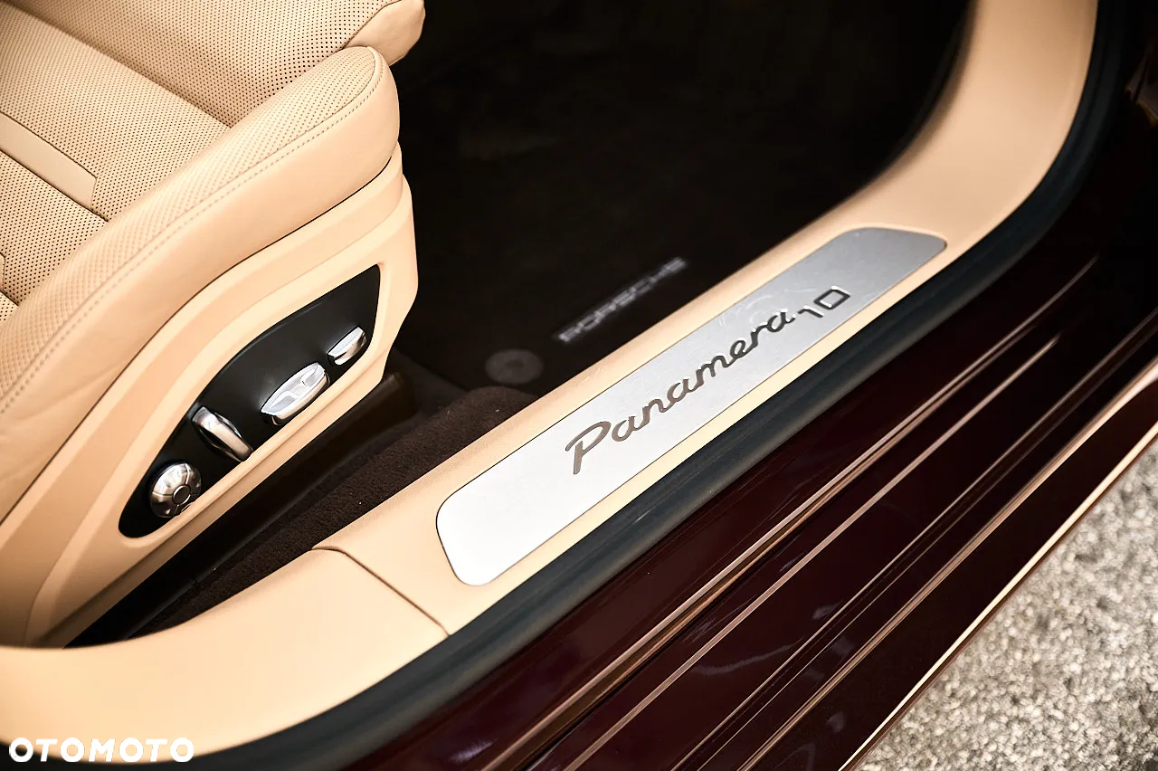 Porsche Panamera - 24