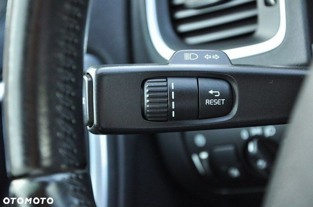 Volvo V60 D3 Momentum - 37