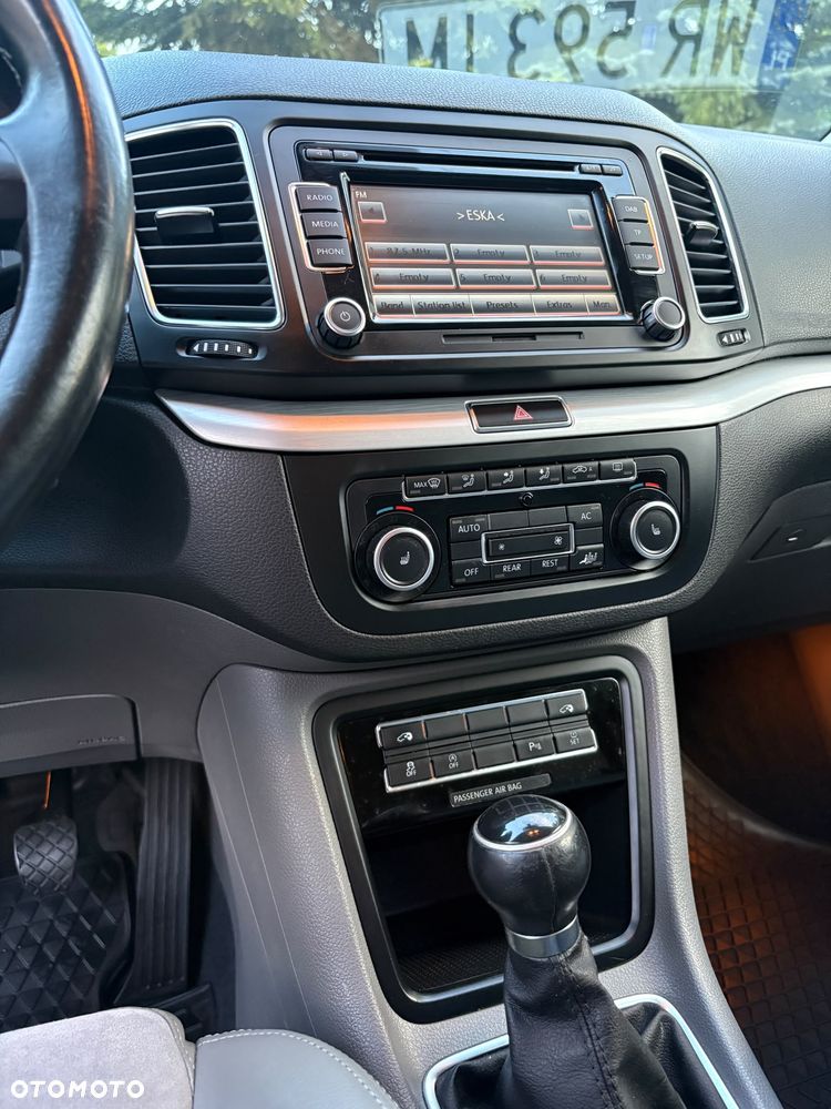 Volkswagen Sharan 2.0 TDI Highline - 24