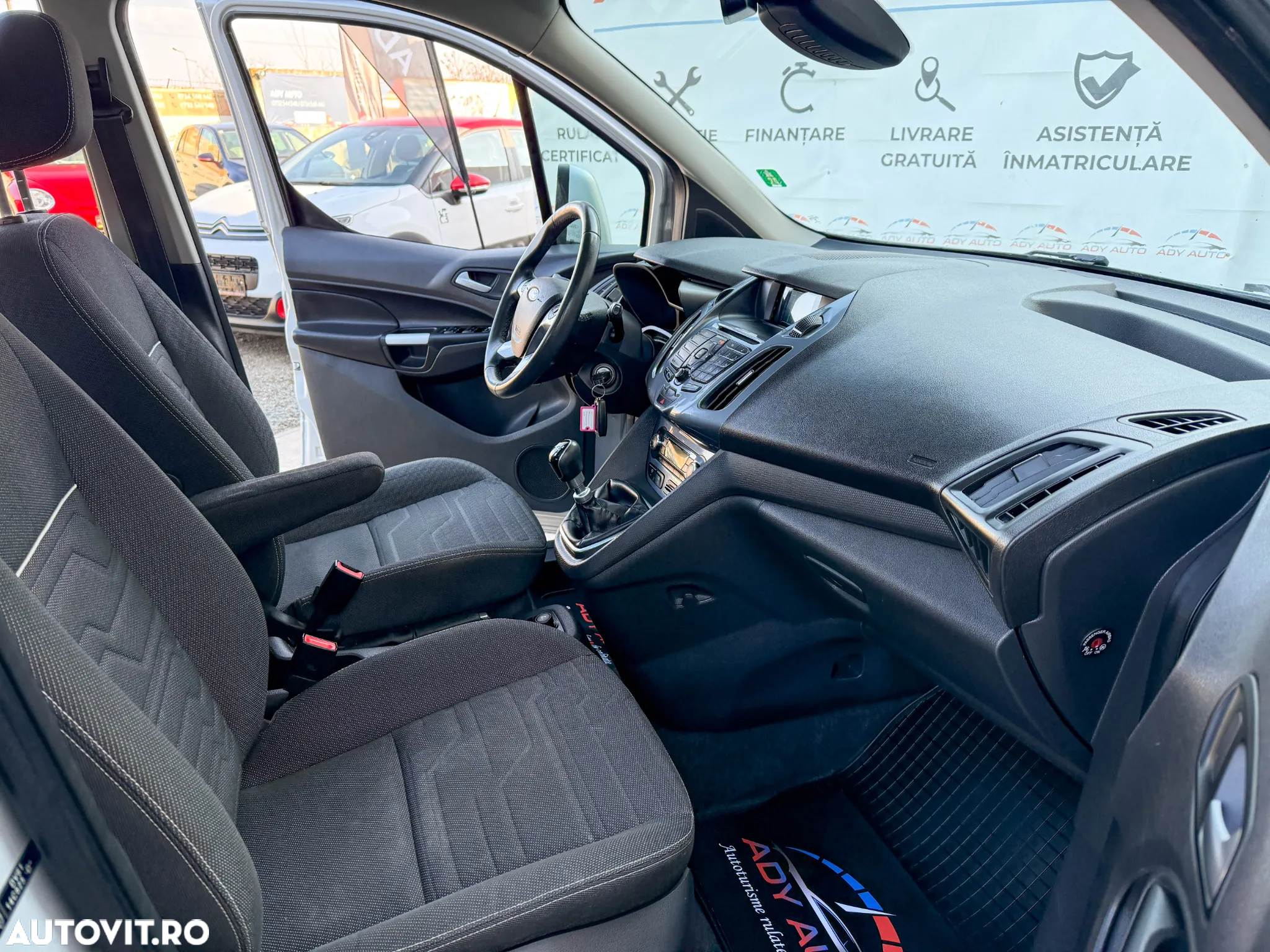 Ford Transit Connect - 13