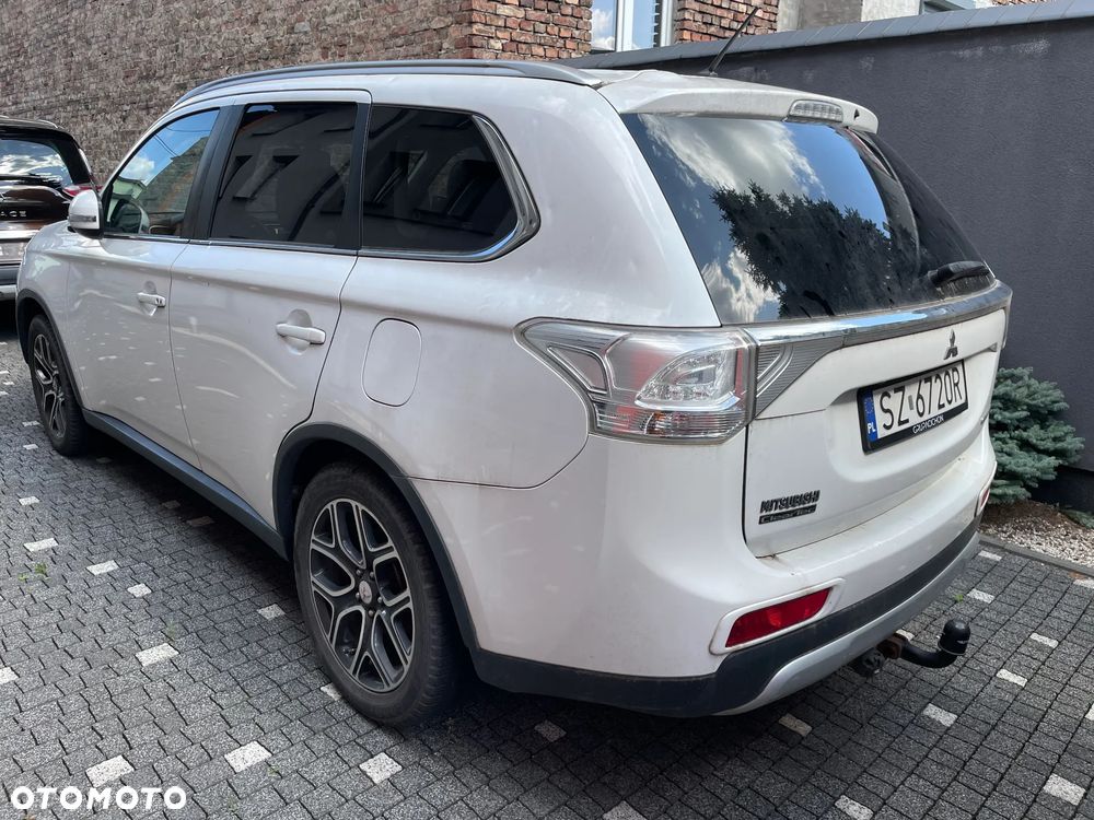 Mitsubishi Outlander 2.0 Intense + Navi 4WD CVT - 3