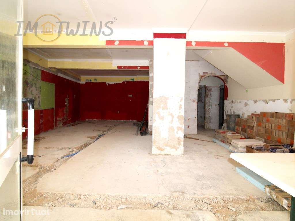Vende-se loja em zona privilegiada para Comércio - Portimão - Grande imagem: 4/5