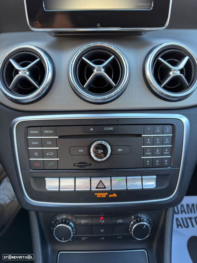 Mercedes-Benz CLA 180 - 30