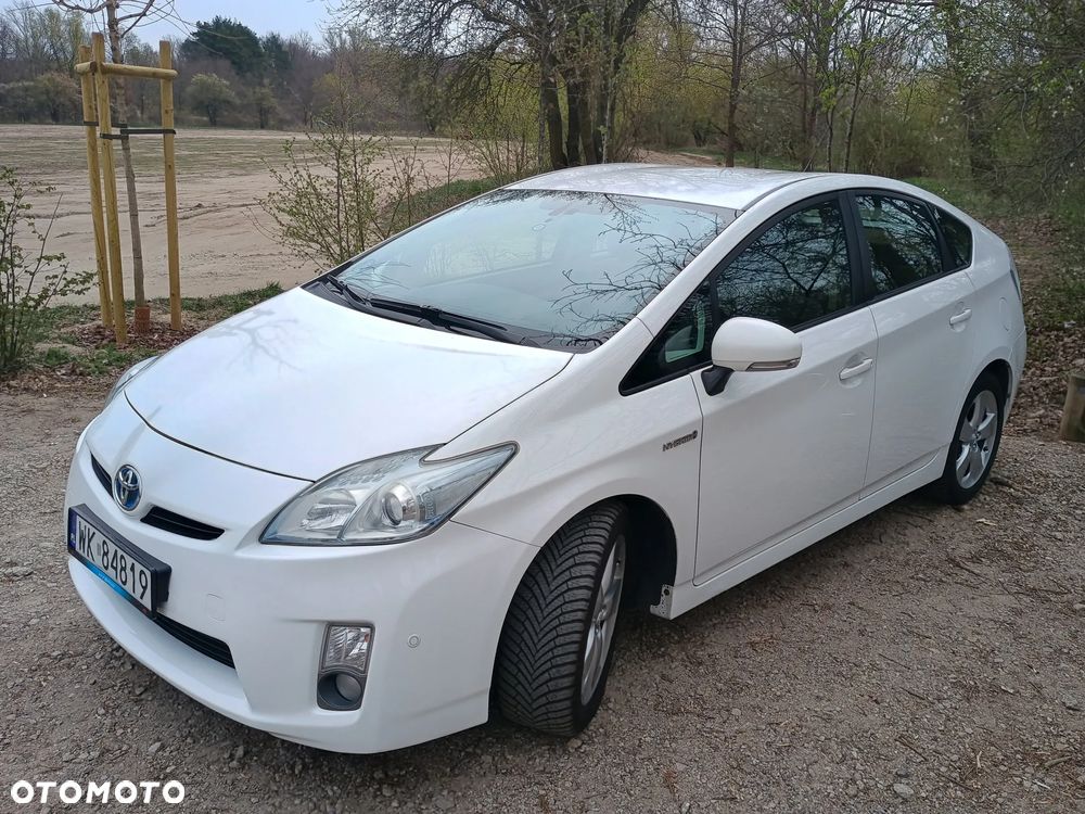 Toyota Prius 1.8 HSD Prestige - 2