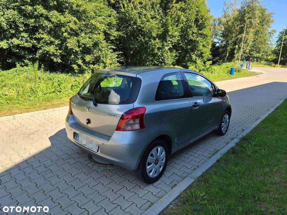 Toyota Yaris 1.0 Luna A/C - 3