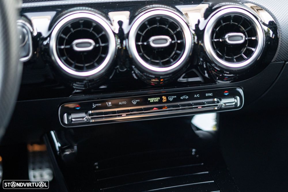 Mercedes-Benz A 200 AMG Line Aut. - 42