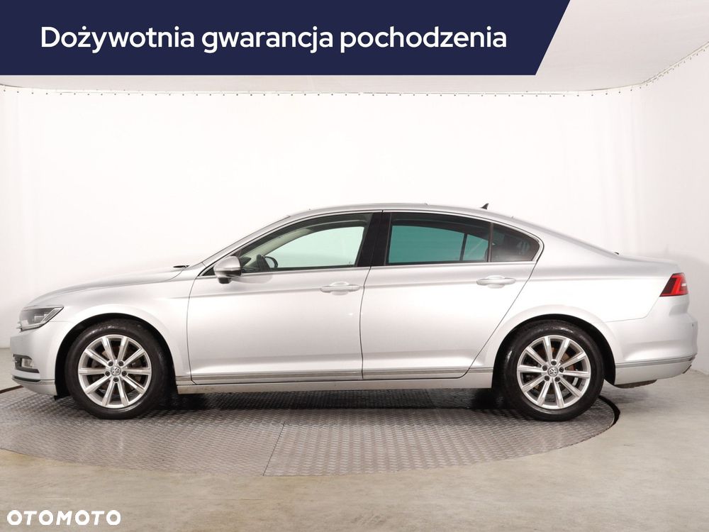 Volkswagen Passat - 4