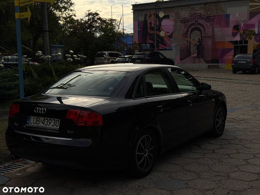 Audi A4 Limousine - 6
